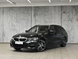 Czarny szafir metalizowany Używany 2021 BMW 330e Shadowline Kombi | 162 700 zł