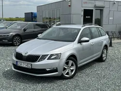 Srebrny (metalik) Używany 2018 Skoda Octavia Kombi | 49 900 zł (Uczciwa cena)