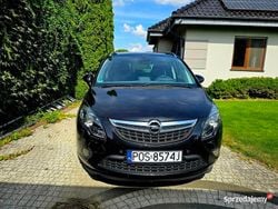 Biały Używany 2012 Opel Zafira Tourer Minivan | 27 900 zł (Dobra cena)
