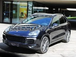 Czarny Używany 2017 Porsche Cayenne SUV | 189 900 zł