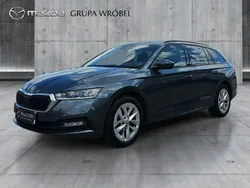 Szary (metalik) Używany 2021 Skoda Octavia Kombi | 83 900 zł (Dość drogi)