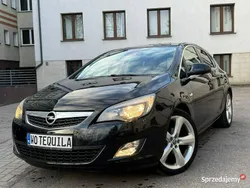 Czarny (metalik) Używany 2011 Opel Astra Cosmo Sedan/Limuzyna | 25 900 zł (Dość drogi)