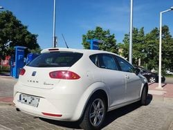 Biały Używany 2011 Seat Leon Hatchback | 17 900 zł (Uczciwa cena)