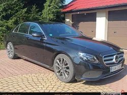 Czarny Używany 2018 Mercedes E220 Business Sedan/Limuzyna | 89 990 zł