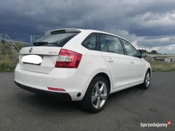 Biały Używany 2014 Skoda Rapid Hatchback | 36 500 zł