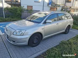 Złoty Używany 2004 Toyota Avensis Kombi | 7300 zł (Uczciwa cena)