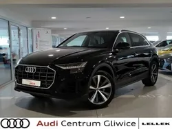 Czarny Używany 2019 Audi Q8 S-Line SUV | 279 900 zł