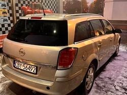 Złoty Używany 2005 Opel Astra Kombi | 3200 zł (Dobra cena)
