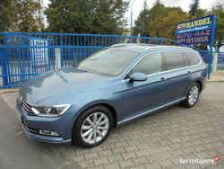 Niebieski Używany 2016 VW Passat Highline Kombi | 53 900 zł (Uczciwa cena)