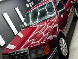 Używany 1989 Mercedes E230 | 50 000 zł