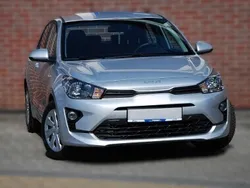 Srebrny Używany 2022 Kia Rio Hatchback | 49 900 zł (Uczciwa cena)