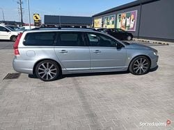 Niebieski Używany 2015 Volvo V70 Momentum Kombi | 45 900 zł
