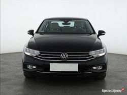 Czarny Używany 2022 VW Passat Sedan/Limuzyna | 97 999 zł (Uczciwa cena)