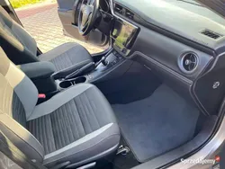 Beżowy Używany 2015 Toyota Auris Hybrid Sedan/Limuzyna | 47 900 zł