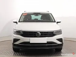 Biały Używany 2020 VW Tiguan SUV | 104 999 zł (Dość drogi)
