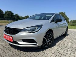 Srebrny (metalik) Używany 2015 Opel Astra Edition Hatchback | 33 900 zł (Dość drogi)