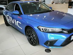 Prem crystal blue m Używany 2023 Honda Civic Advance | 139 800 zł