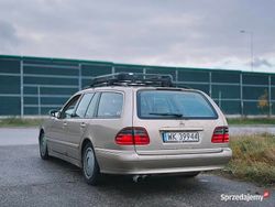 Beżowy Używany 2001 Mercedes E320 Kombi | 6900 zł
