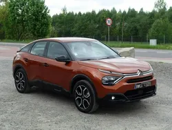 Pomarańczowy Używany 2023 Citroën e-C4 Hatchback | 70 900 zł