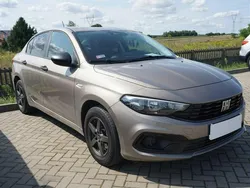 Beżowy Używany 2021 Fiat Tipo Sedan/Limuzyna | 49 900 zł (Dość drogi)