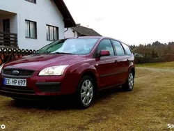 Wiśniowy Używany 2005 Ford Focus Sedan/Limuzyna | 11 500 zł (Uczciwa cena)