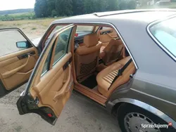 Używany 1987 Mercedes 260 | 22 000 zł