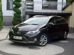 Czarny Używany 2014 Toyota Auris Hybrid Kombi | 45 900 zł (Dobra cena)