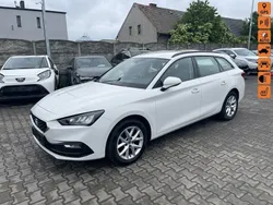 Biały (metalik) Używany 2020 Seat Leon Kombi | 29 900 zł