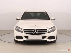 Biały Używany 2016 Mercedes C350e Kombi | 57 999 zł