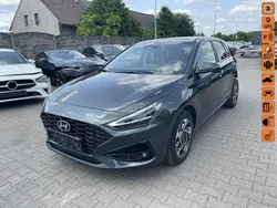 Zielony ciemny (metalik) Używany 2024 Hyundai i30 Hatchback | 33 900 zł