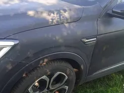 Czarny Używany 2023 Renault Arkana SUV | 59 999 zł