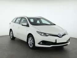 Biały Używany 2018 Toyota Auris Kombi | 67 999 zł (Uczciwa cena)