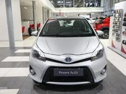 Srebrny Używany 2014 Toyota Yaris Hybrid Premium Hatchback | 49 850 zł (Dość drogi)