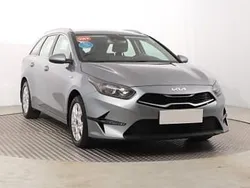 Srebrny Używany 2022 Kia Ceed 2 Kombi | 73 499 zł (Uczciwa cena)
