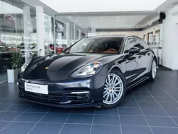 Volcano grey metallic Używany 2018 Porsche Panamera 4S Sport Turismo Sedan/Limuzyna | 289 900 zł