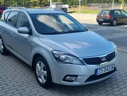 Srebrny Używany 2010 Kia Ceed 4 Kombi | 18 500 zł