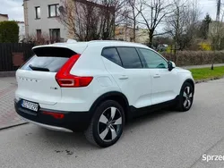Biały Używany 2018 Volvo XC40 SUV | 86 600 zł (Uczciwa cena)