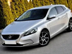 Srebrny (metalik, perła) Używany 2015 Volvo V40 Kombi | 34 900 zł (Dobra cena)