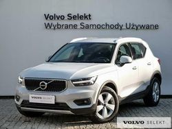 Srebrny Używany 2020 Volvo XC40 SUV | 109 900 zł (Uczciwa cena)