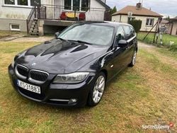 Czarny Używany 2011 BMW 320 Kombi | 26 900 zł (Dość drogi)