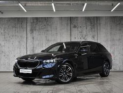 Czarny carbon m metalizowany Używany 2025 BMW 520 Comfort Edition Kombi | 249 800 zł (Dość drogi)