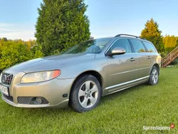 Beżowy Używany 2009 Volvo V70 Kombi | 28 500 zł