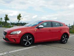 Czerwony Używany 2016 Volvo V40 R-Design Kombi | 46 980 zł (Uczciwa cena)