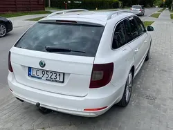 Biały Używany 2011 Skoda Superb Kombi | 30 000 zł (Uczciwa cena)