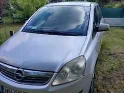 Srebrny Używany 2010 Opel Zafira Minivan | 9500 zł (Dobra cena)