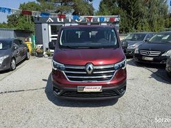 Bordowy Używany 2023 Renault Trafic Minivan | 123 600 zł (Uczciwa cena)