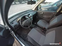 Srebrny Używany 2011 Opel Combo Minivan | 14 900 zł