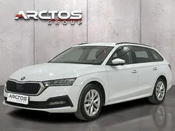 Biały Używany 2022 Skoda Octavia Ambition Kombi | 66 900 zł (Uczciwa cena)