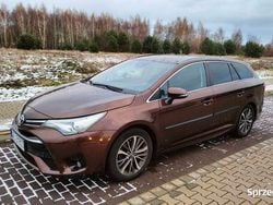 Brązowy Używany 2015 Toyota Avensis Kombi | 50 000 zł (Dość drogi)