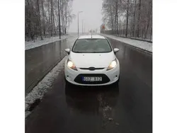 Biały Używany 2010 Ford Fiesta Hatchback | 14 000 zł (Uczciwa cena)